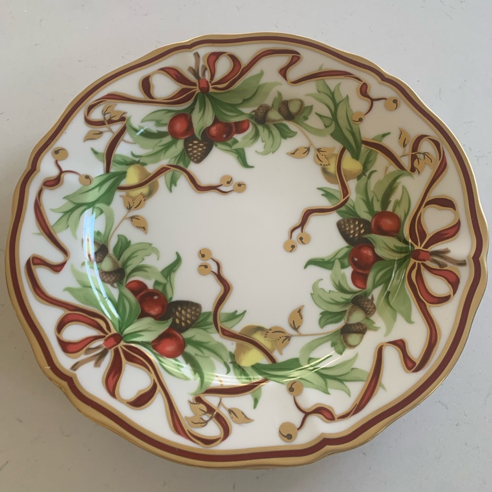 Tiffany & Company HOLIDAY Ribbon Dinner Plates Set of 2 Japan